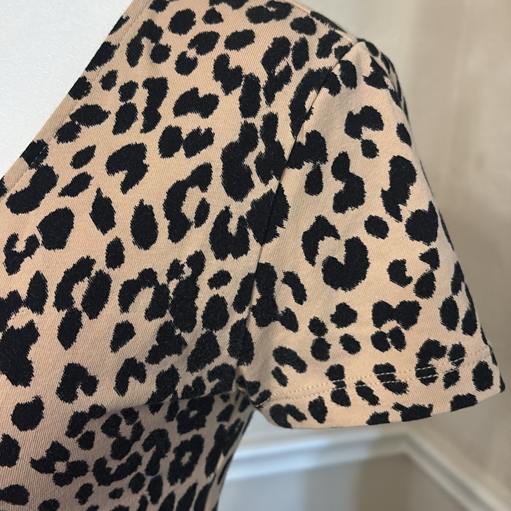 Forever 21 tan cheetah animal print wrap crop top Size S - Picture 6 of 17
